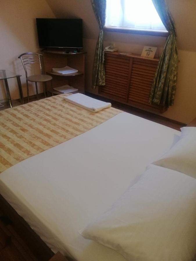 Gostiniy Dvor Non-Stop Hotel Kherson Ngoại thất bức ảnh
