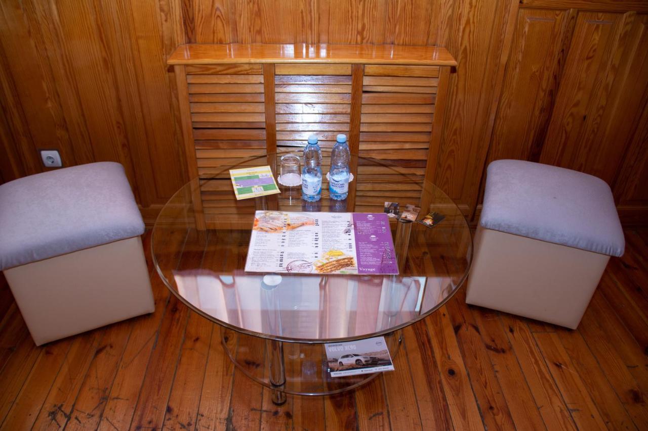 Gostiniy Dvor Non-Stop Hotel Kherson Ngoại thất bức ảnh