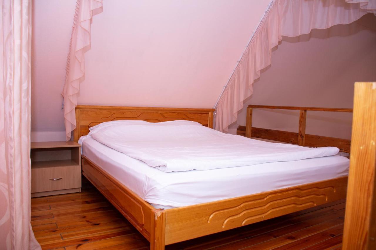 Gostiniy Dvor Non-Stop Hotel Kherson Ngoại thất bức ảnh