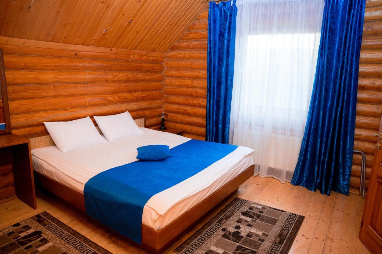 Gostiniy Dvor Non-Stop Hotel Kherson Ngoại thất bức ảnh