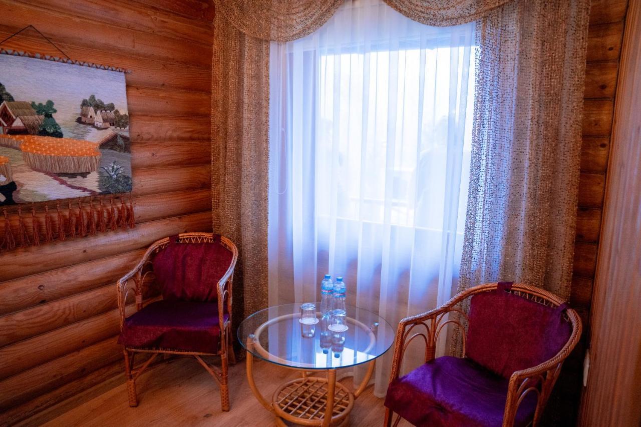 Gostiniy Dvor Non-Stop Hotel Kherson Ngoại thất bức ảnh