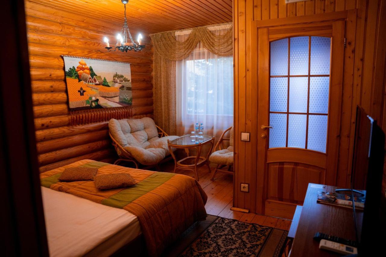 Gostiniy Dvor Non-Stop Hotel Kherson Ngoại thất bức ảnh