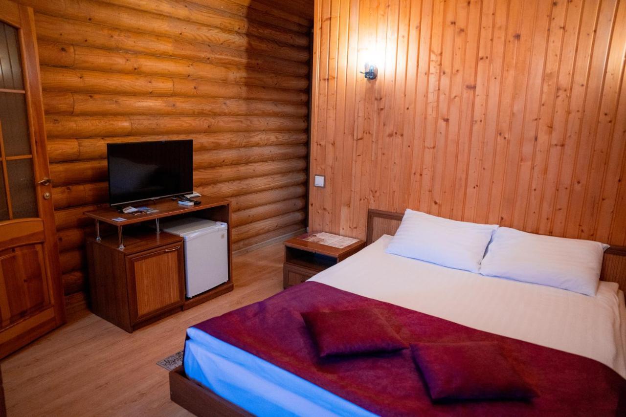 Gostiniy Dvor Non-Stop Hotel Kherson Ngoại thất bức ảnh