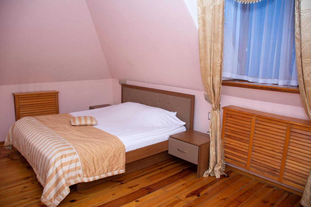 Gostiniy Dvor Non-Stop Hotel Kherson Ngoại thất bức ảnh