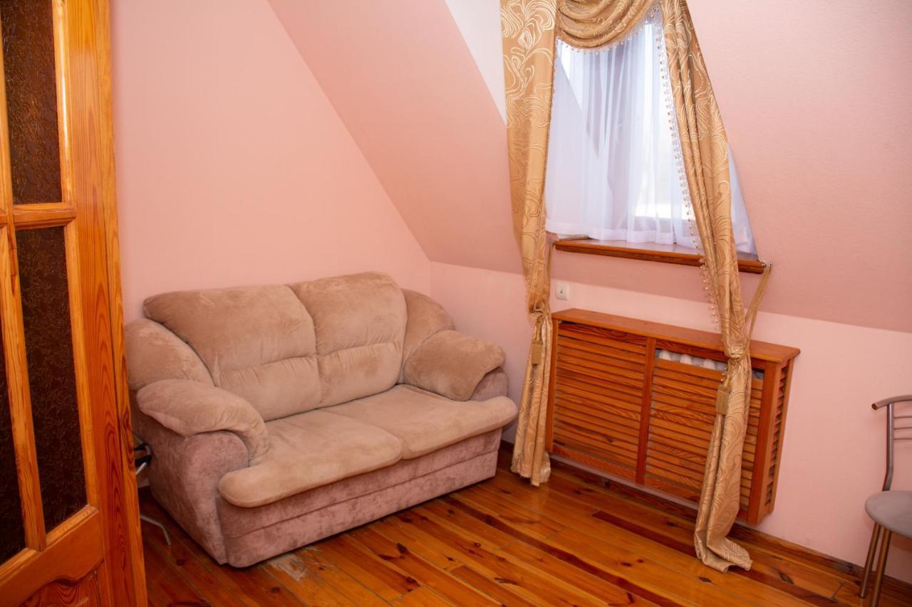 Gostiniy Dvor Non-Stop Hotel Kherson Ngoại thất bức ảnh