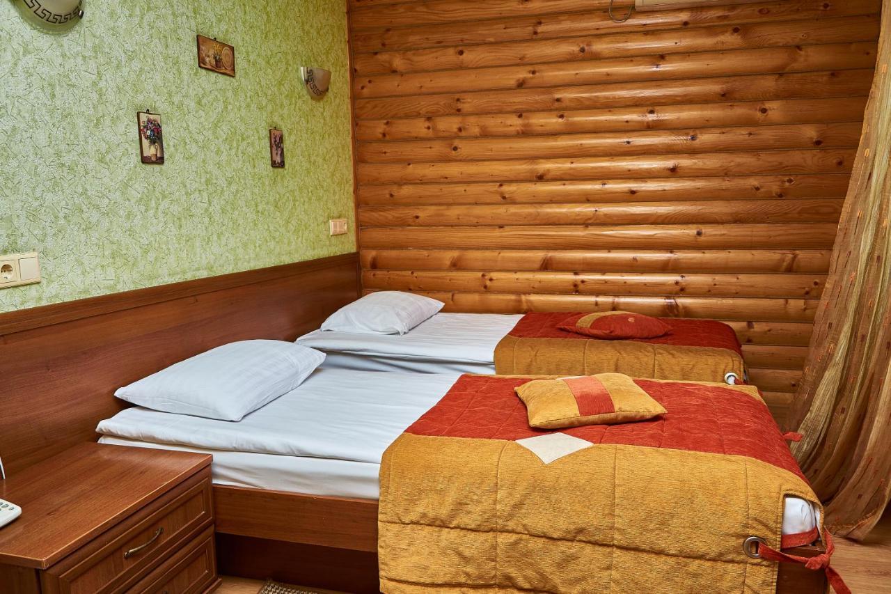 Gostiniy Dvor Non-Stop Hotel Kherson Ngoại thất bức ảnh