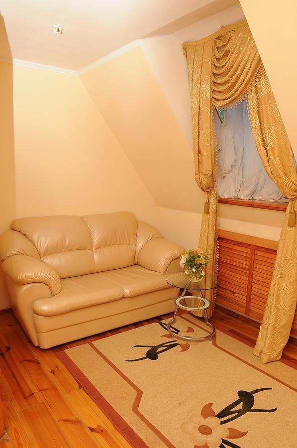 Gostiniy Dvor Non-Stop Hotel Kherson Ngoại thất bức ảnh