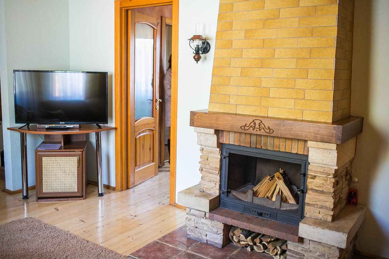 Gostiniy Dvor Non-Stop Hotel Kherson Ngoại thất bức ảnh