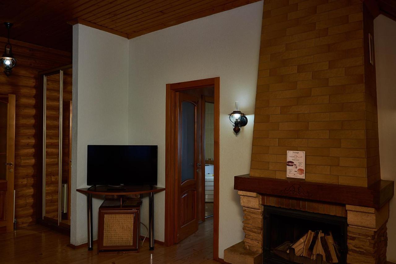 Gostiniy Dvor Non-Stop Hotel Kherson Ngoại thất bức ảnh
