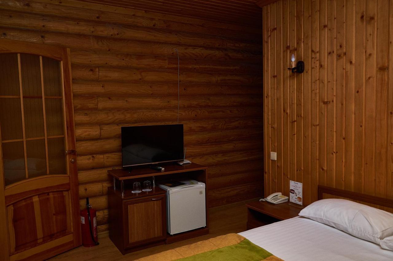 Gostiniy Dvor Non-Stop Hotel Kherson Ngoại thất bức ảnh